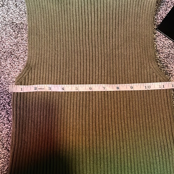Zara Mock Neck Sleeveless Rib Knit Top cropped in army green size M. EUC. - Picture 10 of 16